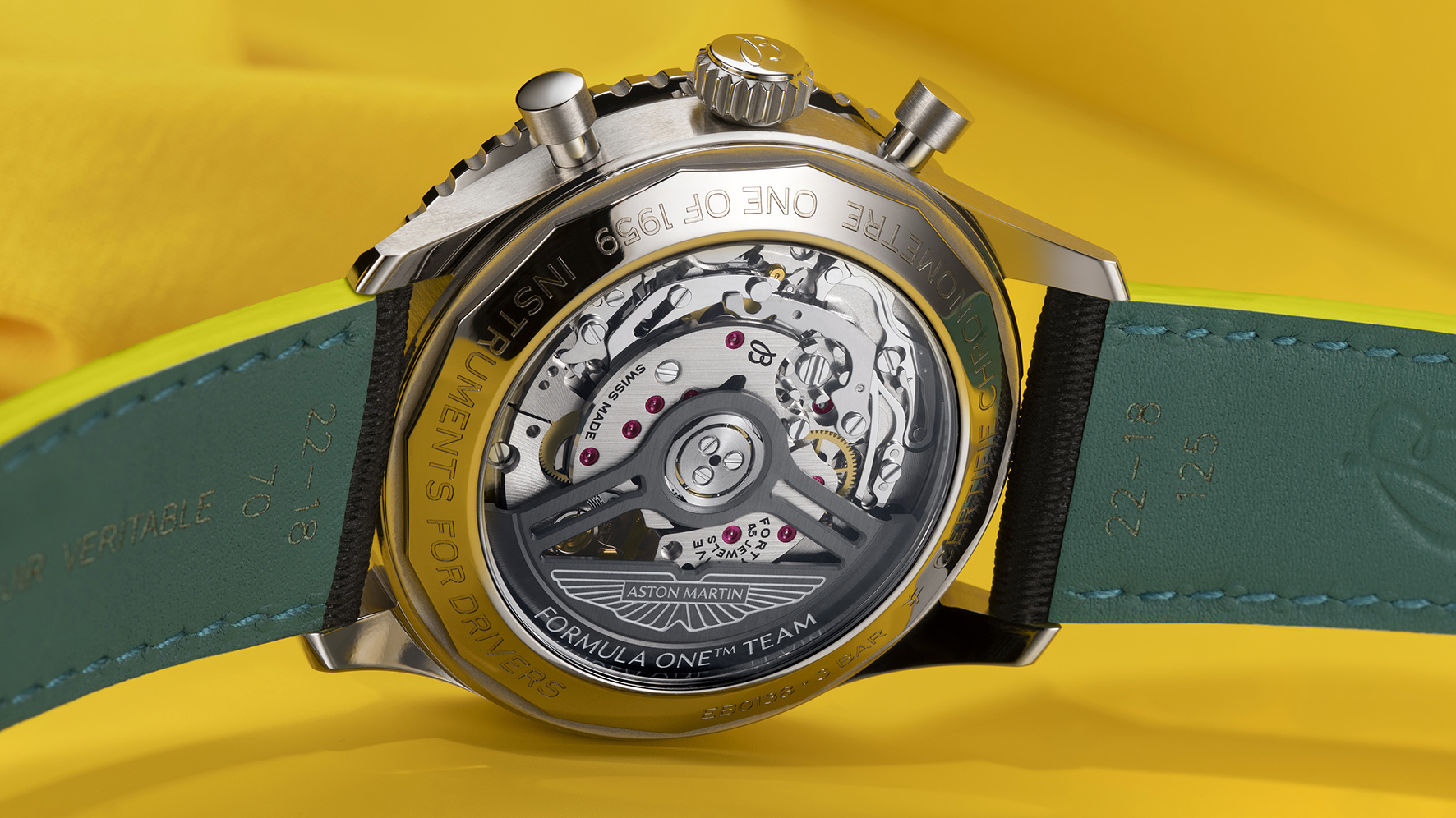 07_Breitling_Navitimer_B01_Chronograph_43_Aston_Martin_Aramco_Formula_One_Team_Caseback_RGB_Kopie.jpg