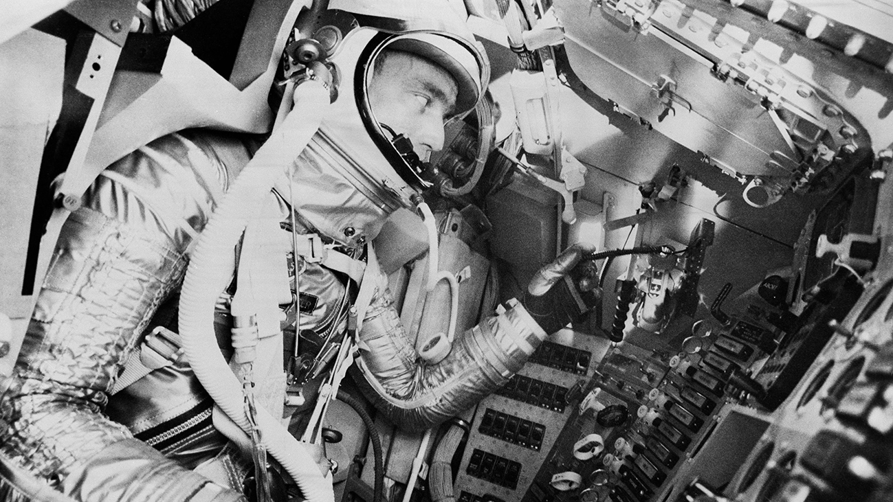 S62-01033 (1961) --- Project Mercury astronaut M. Scott Carpenter, prime pilot for the United States second manned orbital flight, undergoes a simulated mission in the procedures trainer at Langley Air Force Base, Virginia, headquarters for the National Aeronautics and Space Administration?s Manned Spacecraft Center. Photo credit: NASA